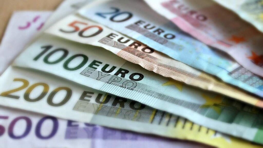 ¿Registrarse y dar de alta a una mascota en MASCOTLOVE cuesta dinero?